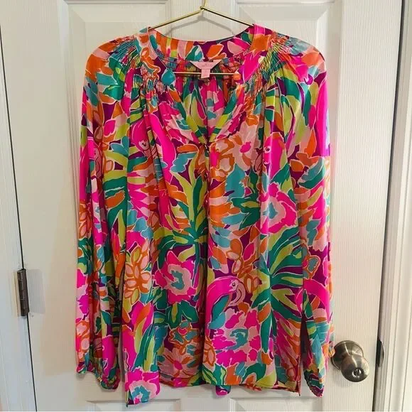 Lilly Pulitzer Vibrant Floral Blouse NWOT - Picture 4 of 6